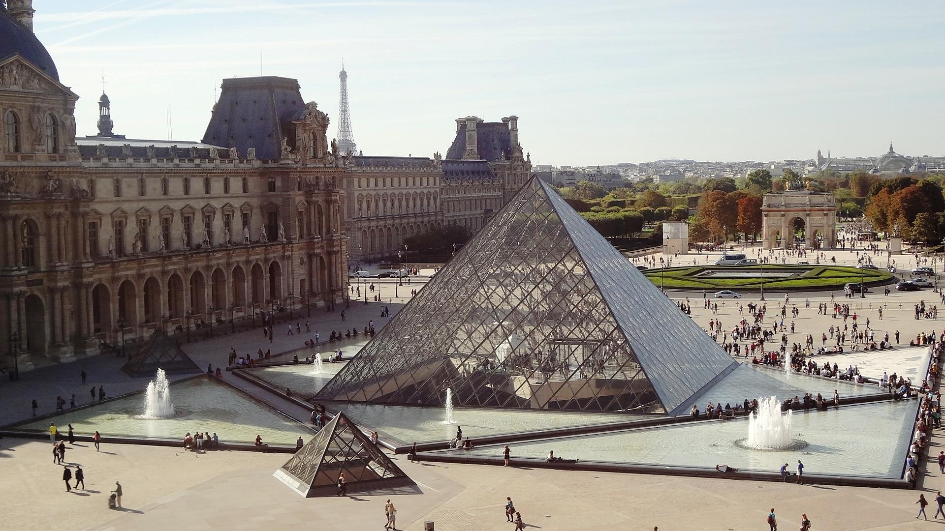Domiciliation d'entreprise Paris 1 - Quartier du Louvre