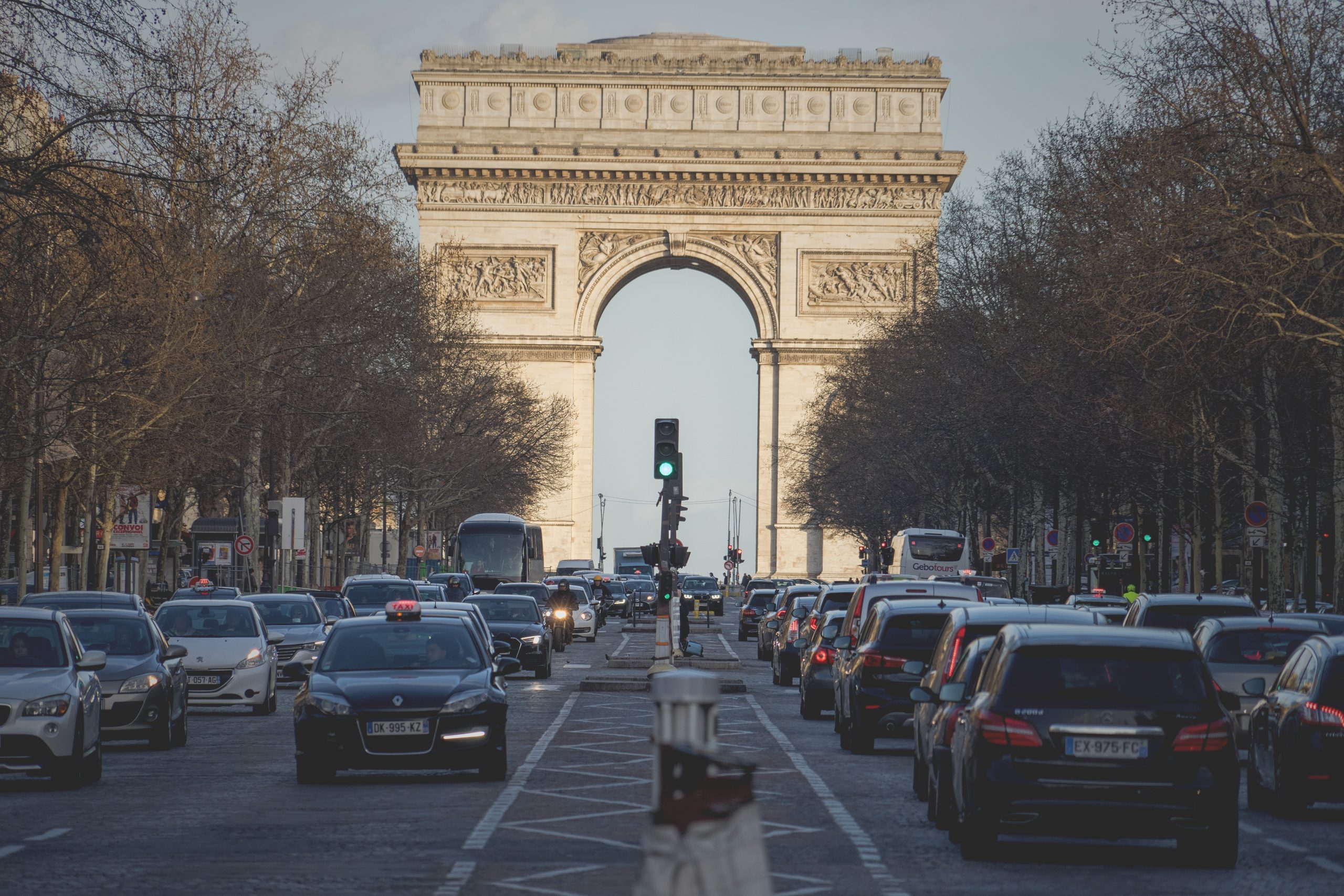 Domiciliation d'entreprise Paris 8 - Champs-Élysées